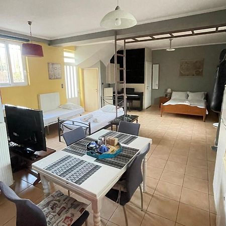 Patras - Independent Studio In Quiet Area מראה חיצוני תמונה